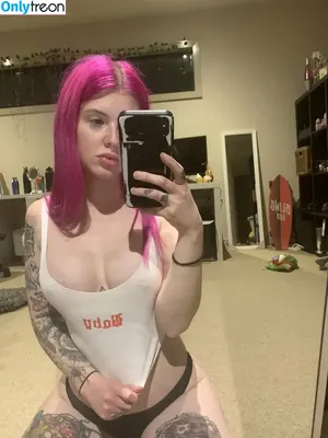 Meaganwtf / sexxytowwifey8990 nude photo #0004