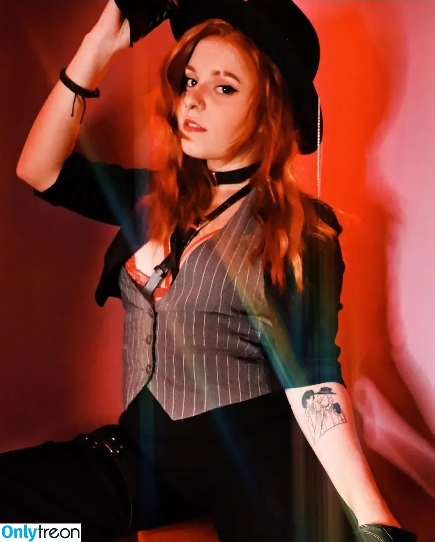 meaguietoony nude photo #0003 (meaguietoony)