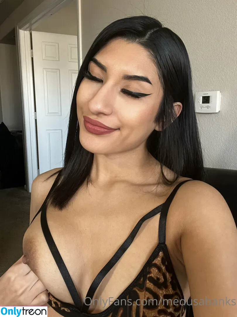 medusabanks nude photo #0134 (medusabanks)