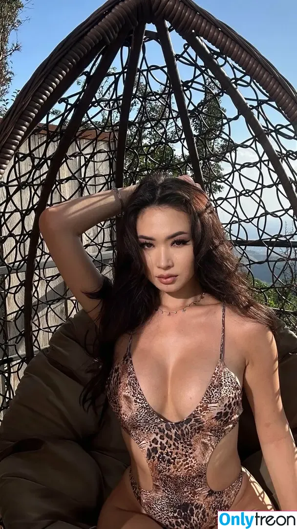 Mee Yung nude photo #0022 (mee_yung / meeyungcreations)