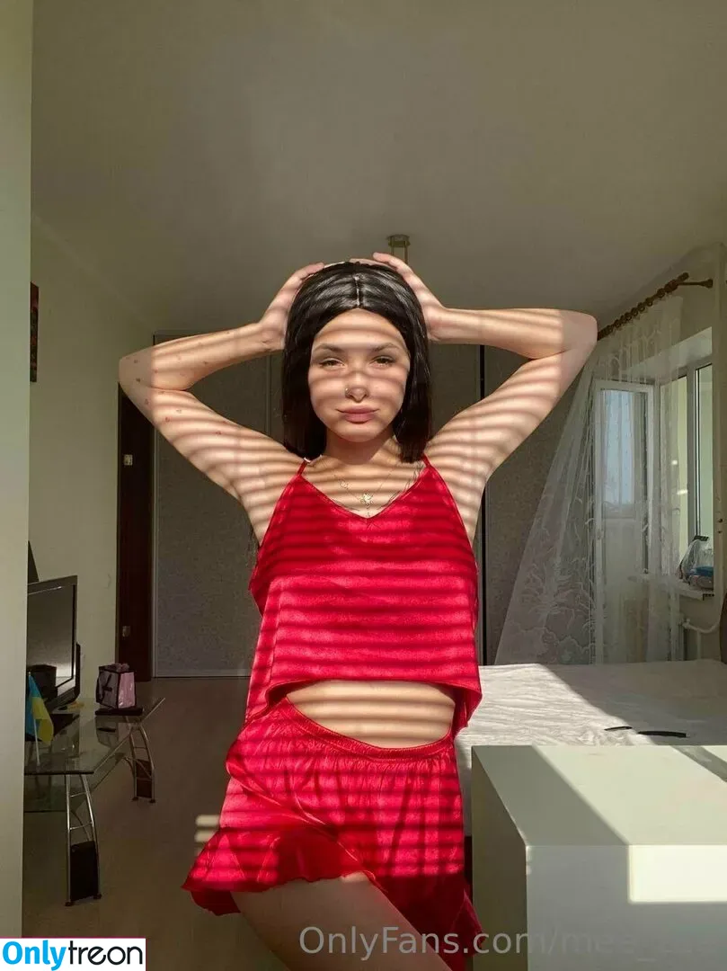 mee_zee nude photo #0030 (mee_zee)