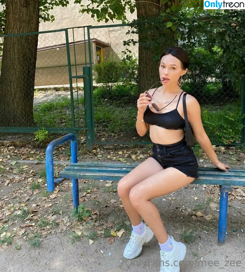 mee_zee nude photo #0037 (mee_zee)