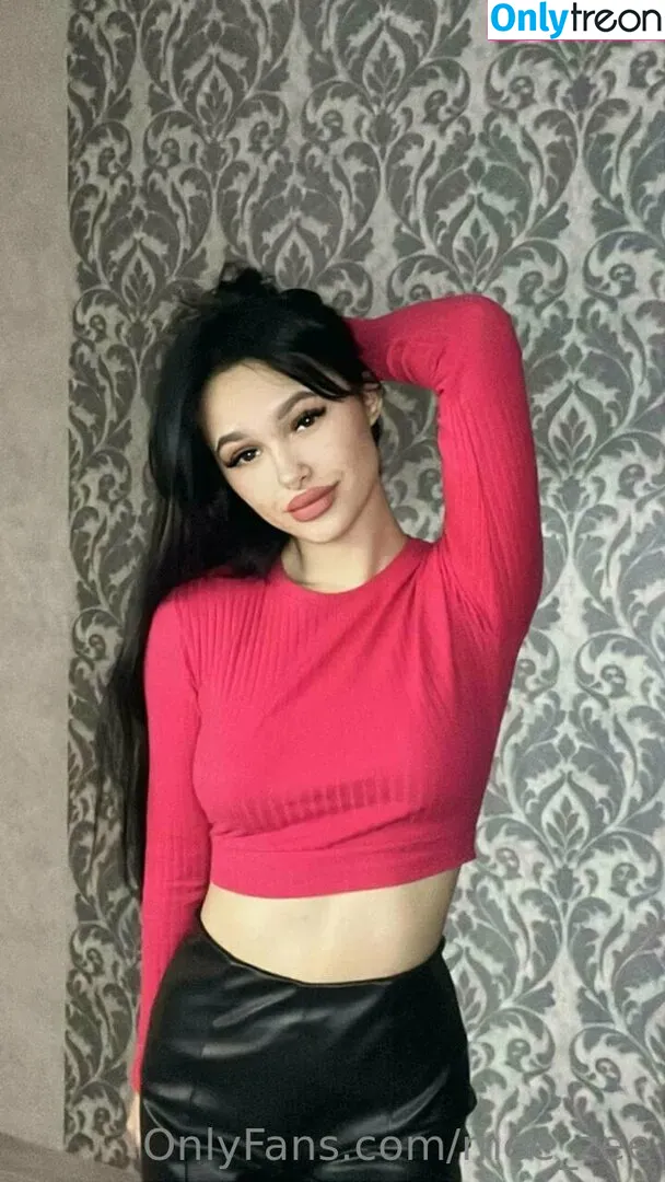 mee_zee голая photo #0040 (mee_zee)