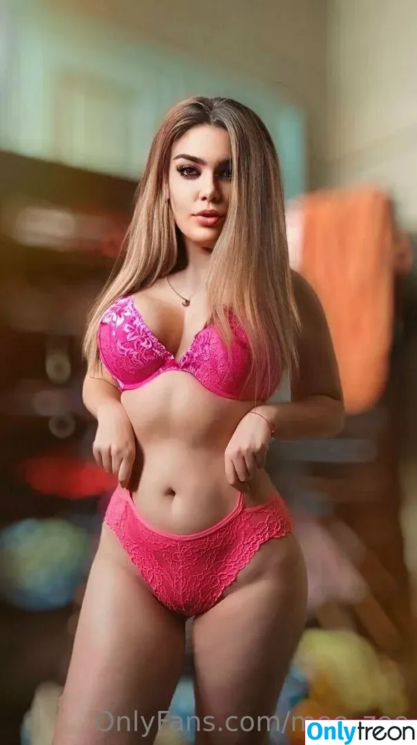 mee_zee nude photo #0080 (mee_zee)