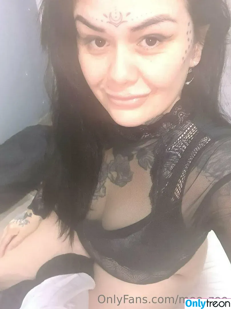 mee_zee nude photo #0120 (mee_zee)