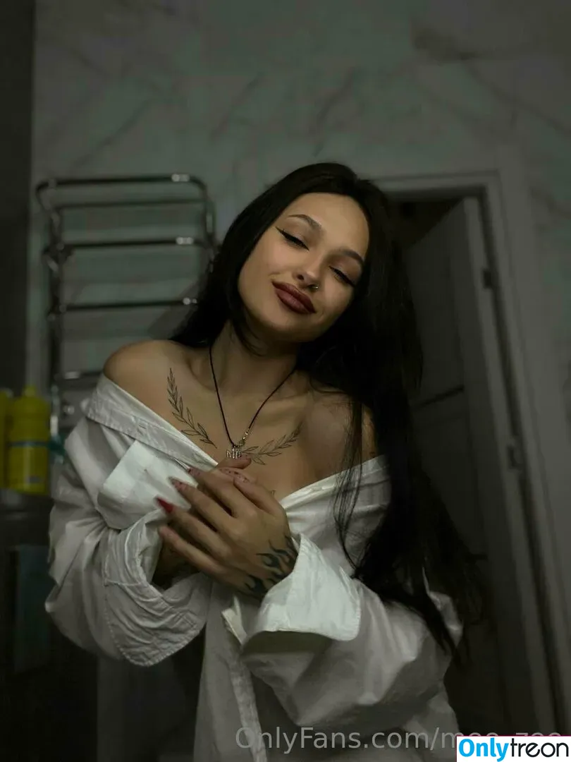 mee_zee nude photo #0242 (mee_zee)