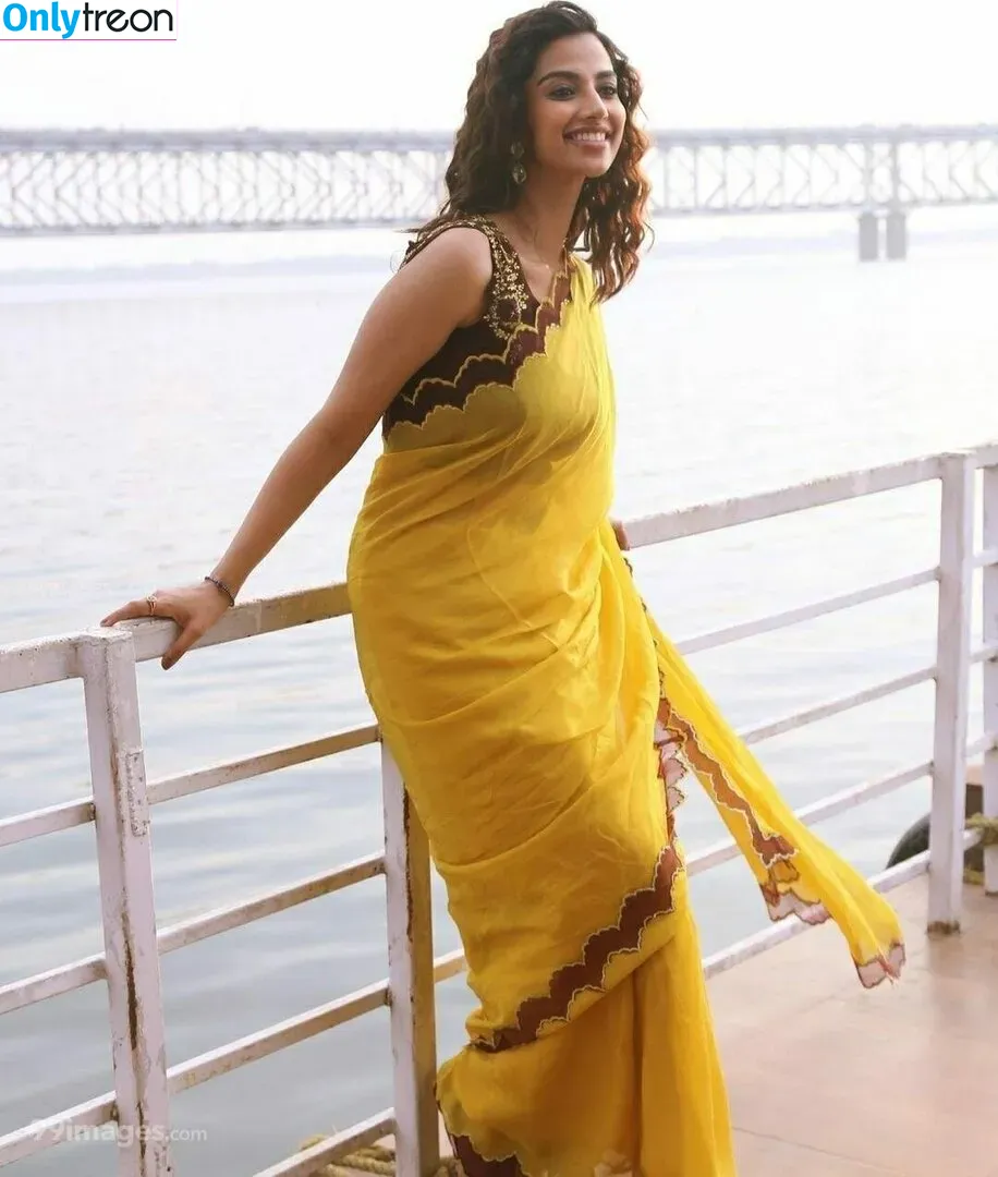 Meenakshi Chaudhary nude photo #0011 (meenakshichaudhary006)