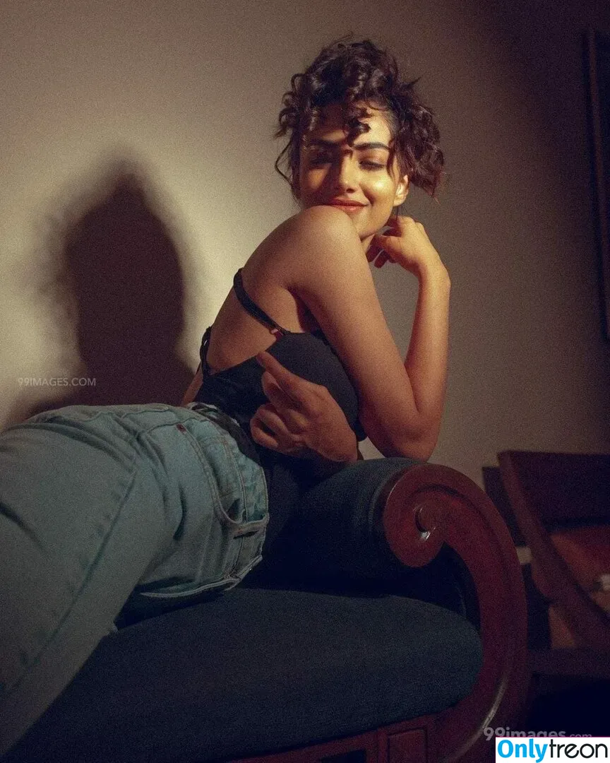 Meenakshi Chaudhary nude photo #0025 (meenakshichaudhary006)