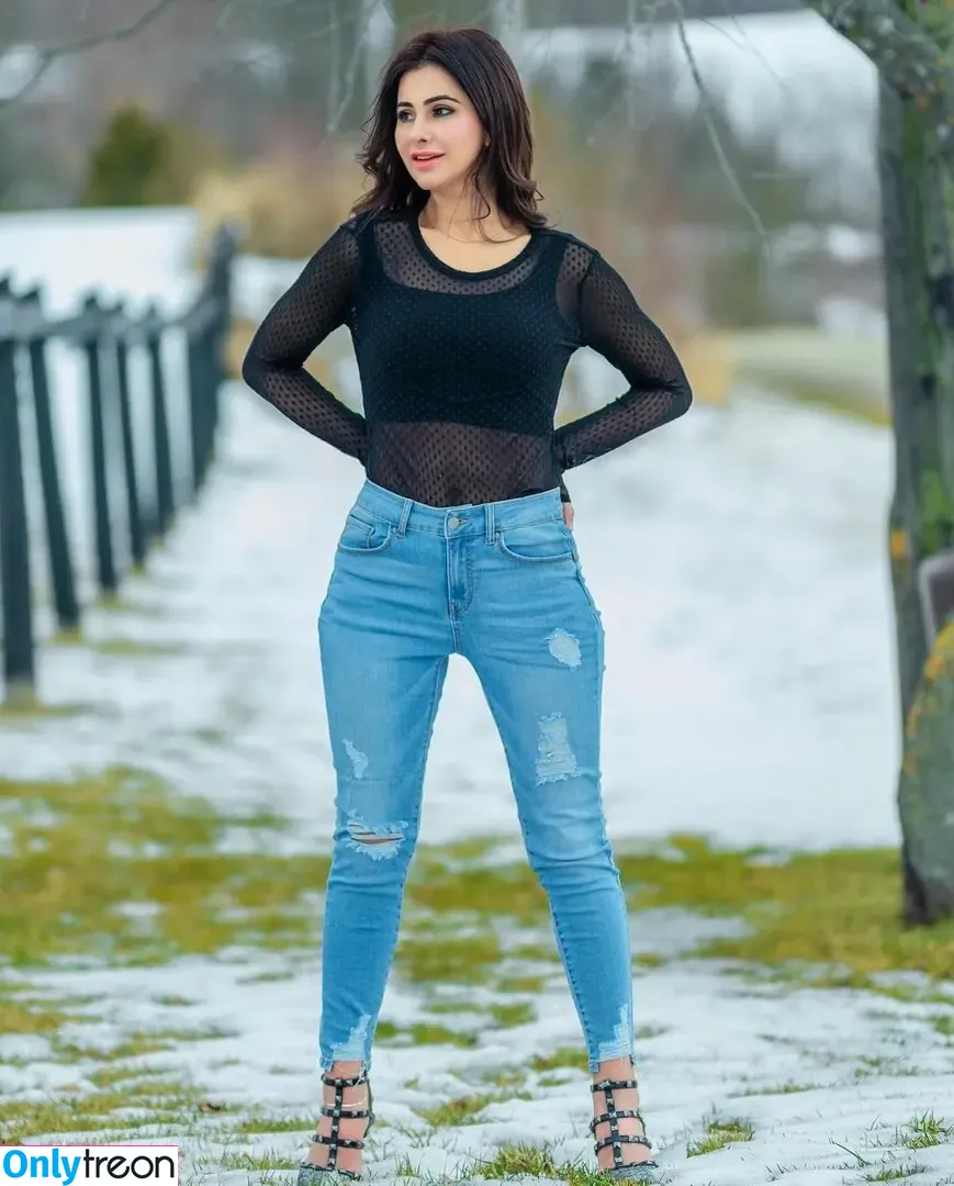 Meetii Kalher голая photo #0713 (meetiikalher)