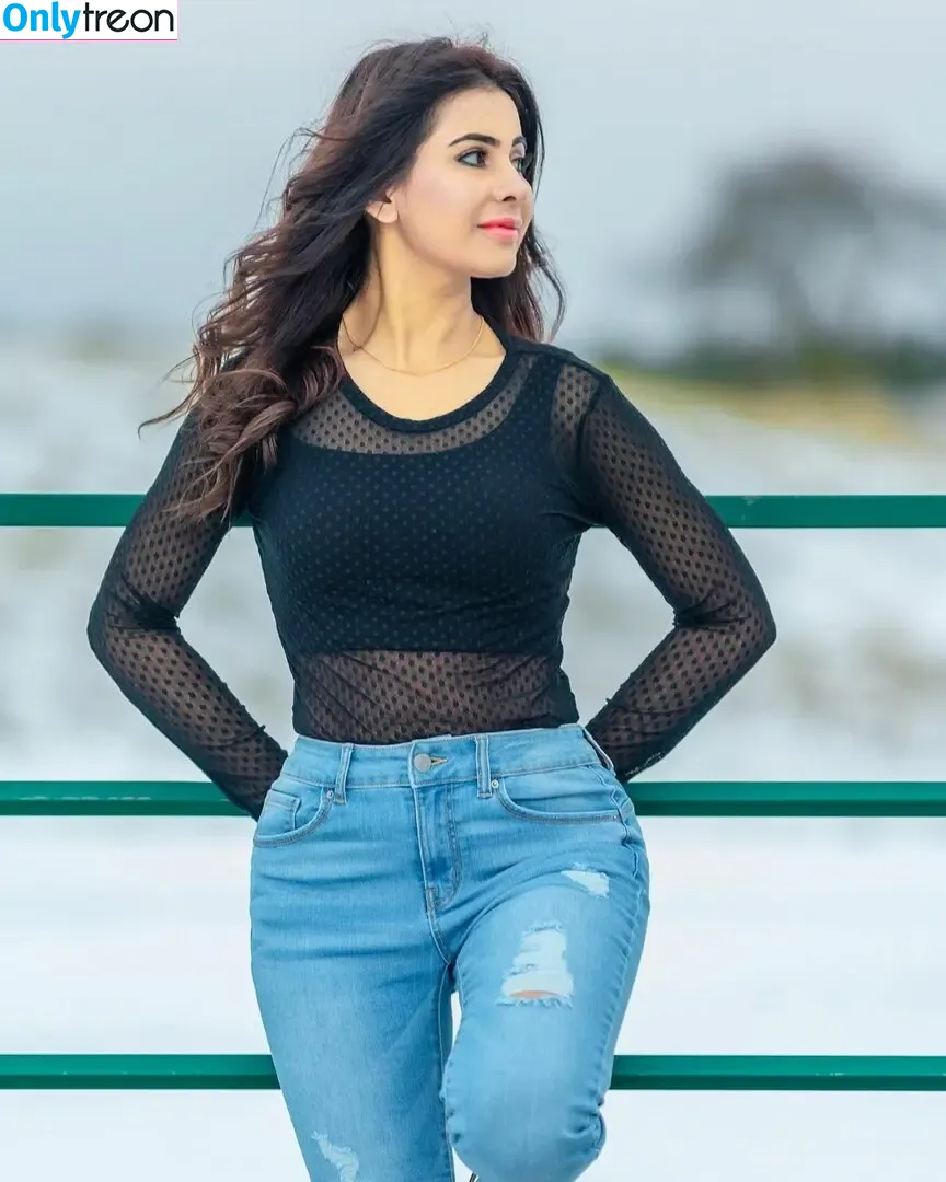 Meetii Kalher nude photo #0715 (meetiikalher)