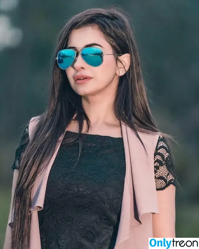 Meetii Kalher голая photo #0879 (meetiikalher)