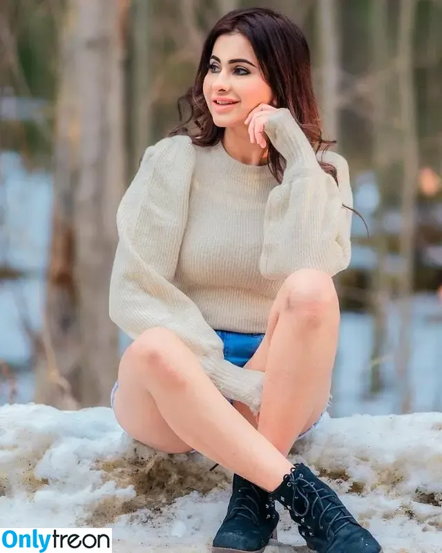 Meetii Kalher nude photo #0904 (meetiikalher)