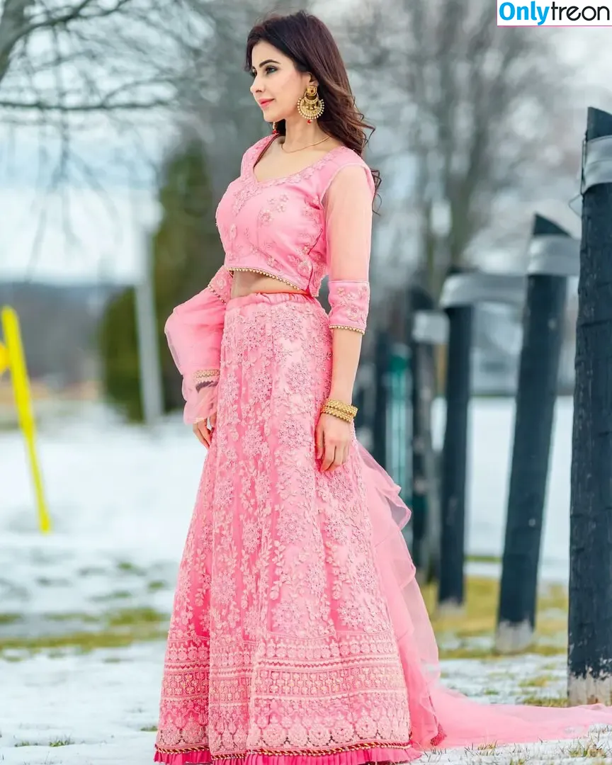 Meetii Kalher голая photo #0915 (meetiikalher)