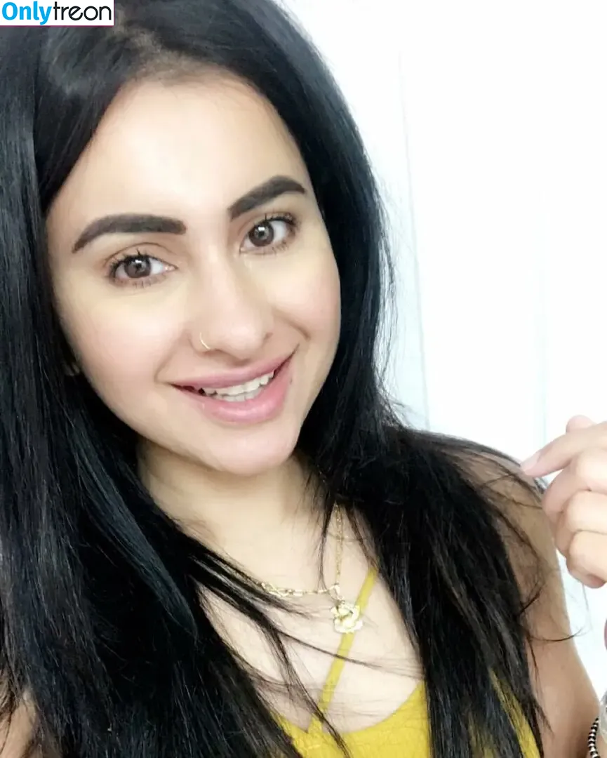 Meetii Kalher голая photo #1098 (meetiikalher)
