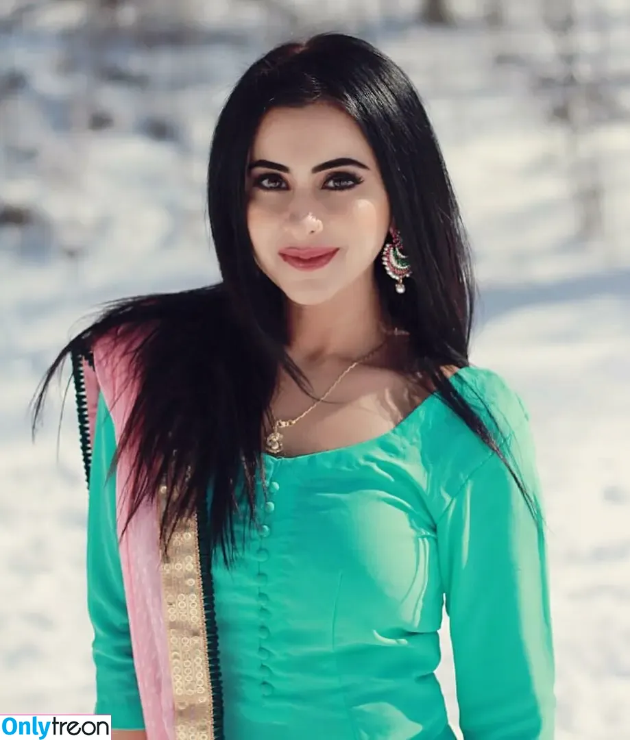 Meetii Kalher голая photo #1103 (meetiikalher)