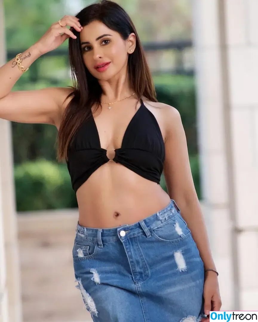 Meetii Kalher nude photo #1235 (meetiikalher)