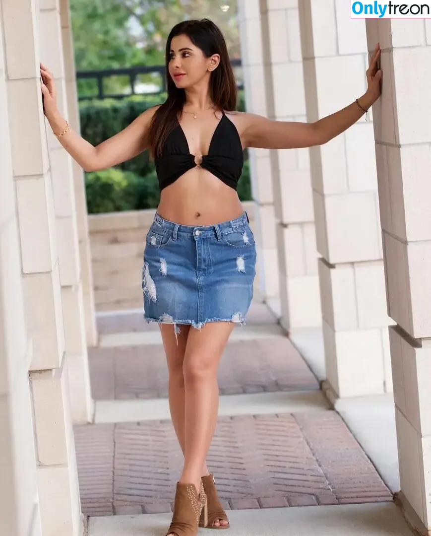 Meetii Kalher nude photo #1236 (meetiikalher)