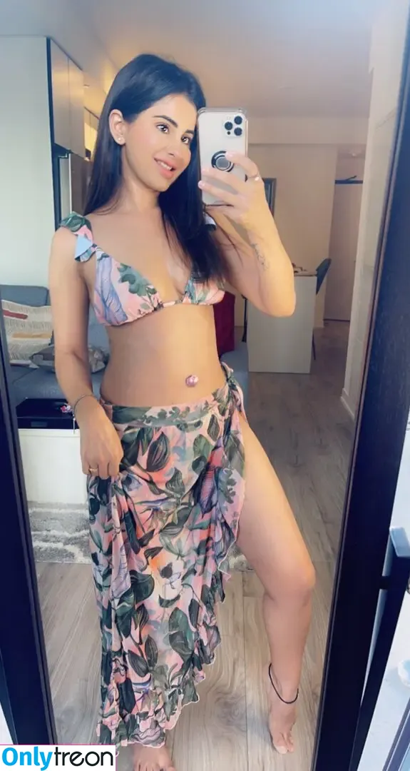 Meetii Kalher nude photo #1302 (meetiikalher)