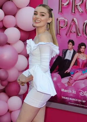 Meg Donnelly / megdonnelly фото голая #0039