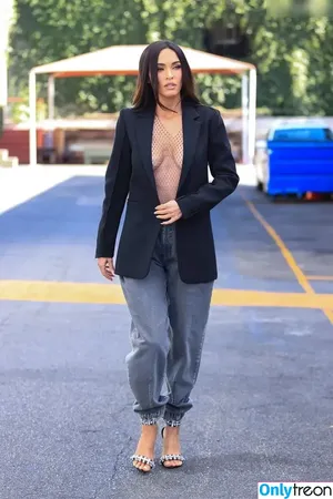 Megan Fox / megan.fox / meganfox nude photo #2359