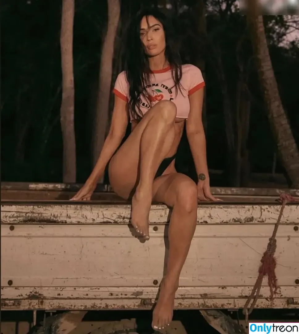 Megan Fox голая photo #2382 (megan.fox / meganfox)