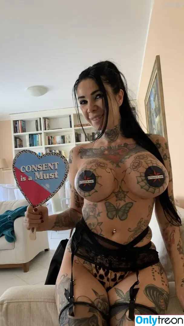 Megan Inky nude photo #0421 (inky_real / meganinky84)