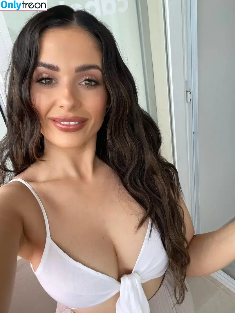 Megan L nude photo #0030 (melon_can / yourlocaliddoc)
