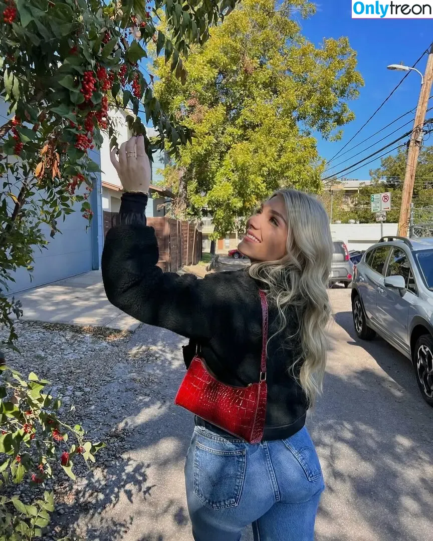 Megan Naegele nude photo #0019 (megan.naegele)