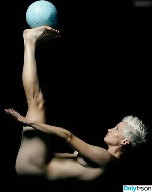 Megan Rapinoe / American soccer player / mrapinoe nude photo #0005