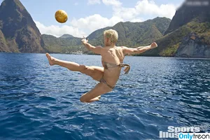 Megan Rapinoe / American soccer player / mrapinoe nude photo #0038