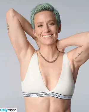 Megan Rapinoe / American soccer player / mrapinoe nude photo #0077