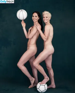 Megan Rapinoe / American soccer player / mrapinoe nude photo #0109