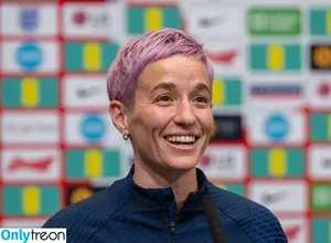 Megan Rapinoe / American soccer player / mrapinoe nude photo #0123