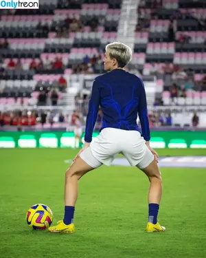Megan Rapinoe / American soccer player / mrapinoe nude photo #0126