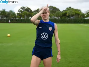 Megan Rapinoe / American soccer player / mrapinoe nude photo #0127