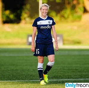 Megan Rapinoe / American soccer player / mrapinoe nude photo #0141