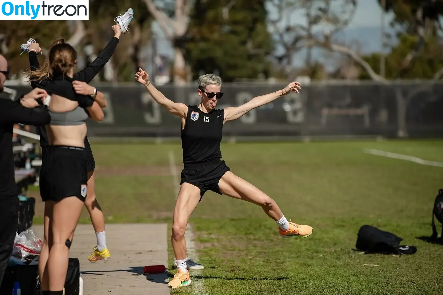 Megan Rapinoe nude photo #0134 (American soccer player / mrapinoe)