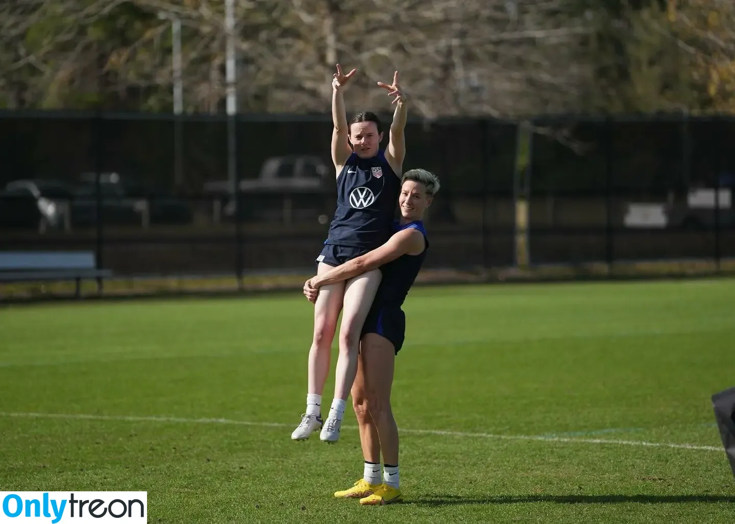 Megan Rapinoe nude photo #0139 (American soccer player / mrapinoe)