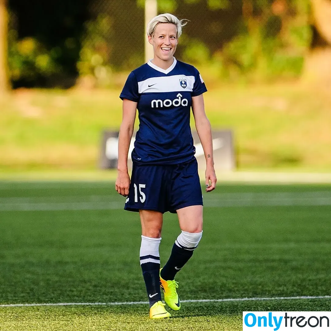 Megan Rapinoe nude photo #0141 (American soccer player / mrapinoe)