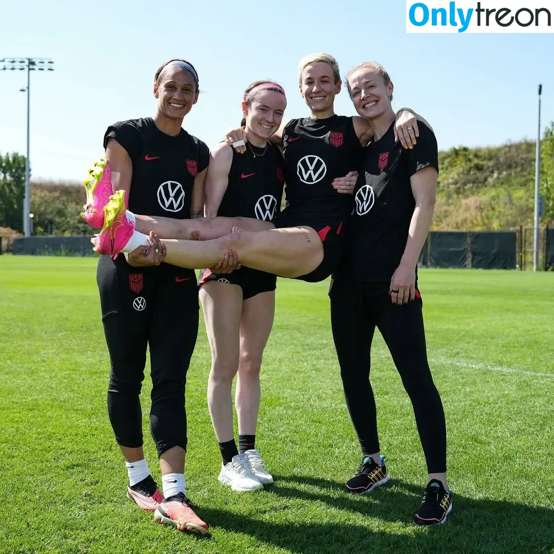 Megan Rapinoe nude photo #0143 (American soccer player / mrapinoe)