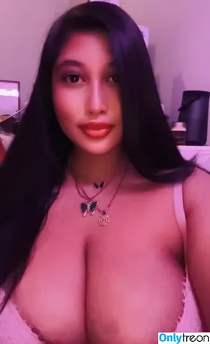 Megan Shaye / FilipinaMami_ / HoneyShaye / shayebaby_xo nude photo #0045