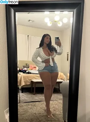 Megan Shaye / FilipinaMami_ / HoneyShaye / shayebaby_xo nude photo #0046