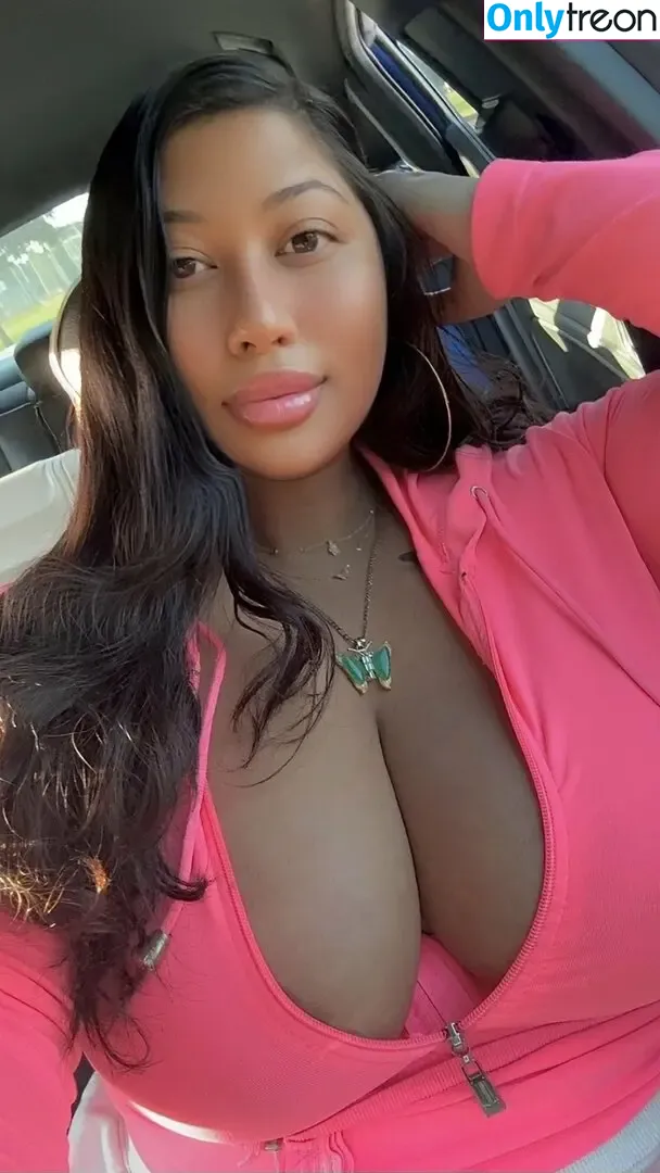 Megan Shaye nude photo #0059 (FilipinaMami_ / HoneyShaye / shayebaby_xo)