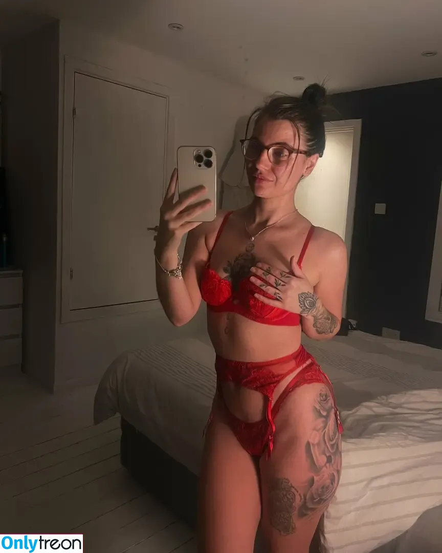 Megann22 nude photo #0702 (Megann22)