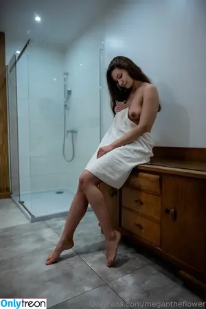 megantheflower / megan_the_flower nude photo #0035