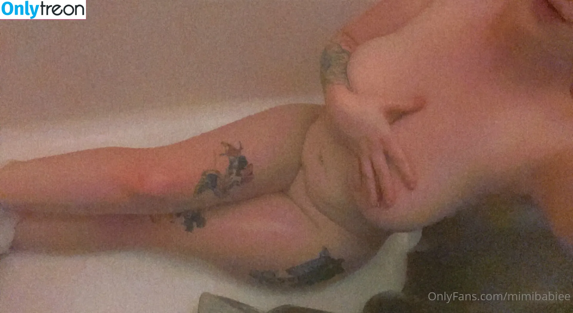 meggbby nude photo #0001 (megg_7221)