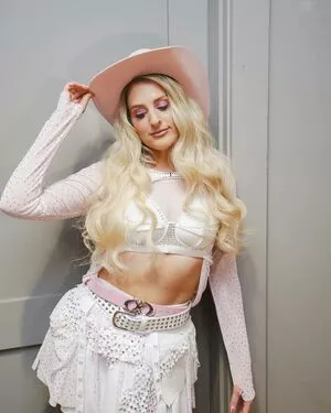 Meghan Trainor / chaoticd / meghantrainor фото голая #0130