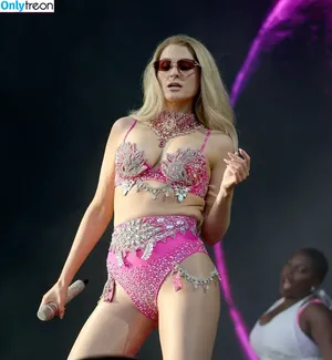 Meghan Trainor / chaoticd / meghantrainor nude photo #0352