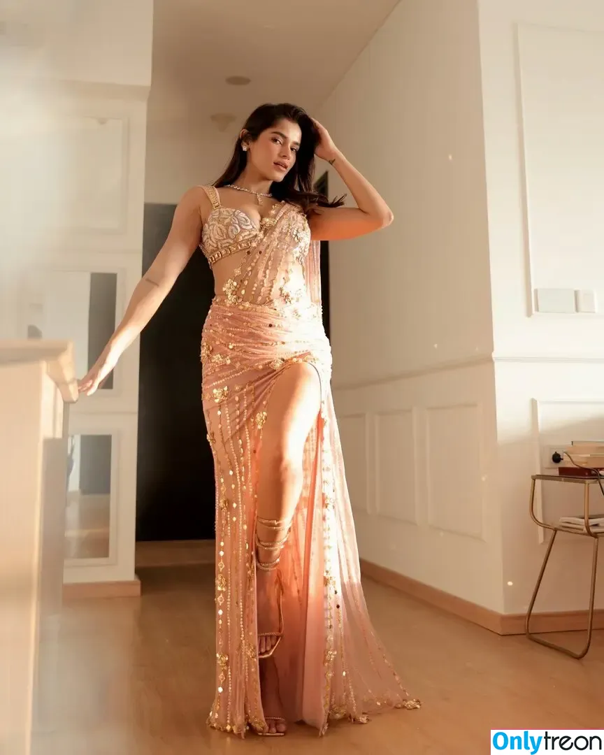 Meghna Kaur голая photo #0008 (shetroublemaker)