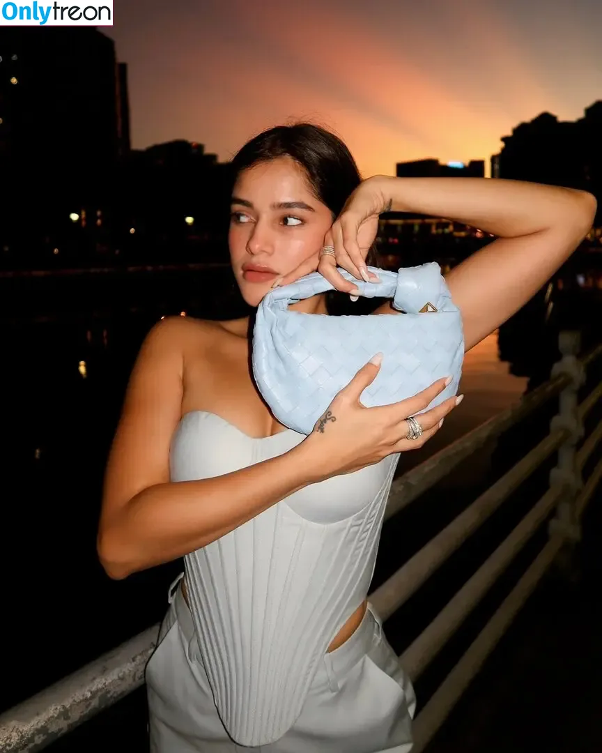 Meghna Kaur голая photo #0024 (shetroublemaker)